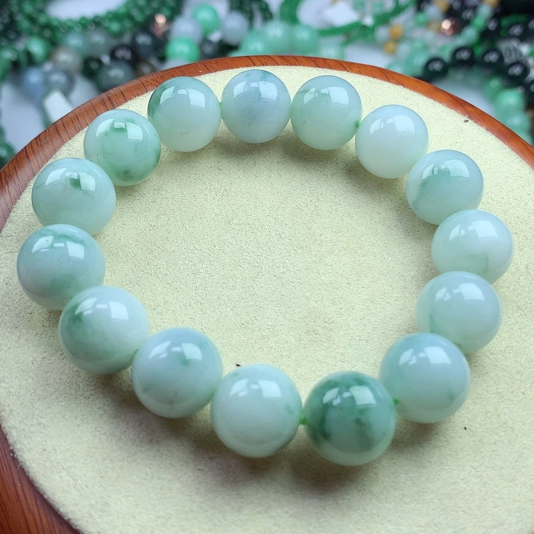 翡翠颈饰未镶嵌手串