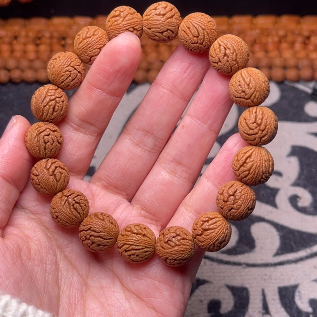 吊坠桃核龙纹绣球14+