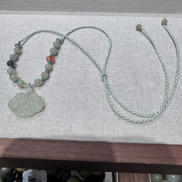 2473-和田玉祥云吊坠一个18*24mm