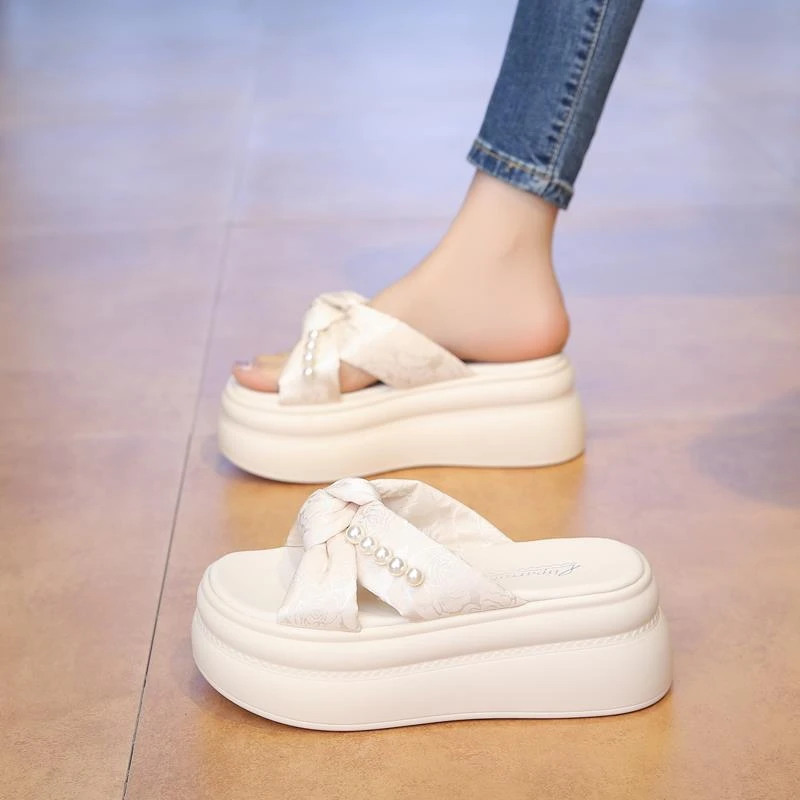 厚底增高凉拖鞋女夏季外穿2025新款配裙子珍珠松糕软底海边沙滩鞋