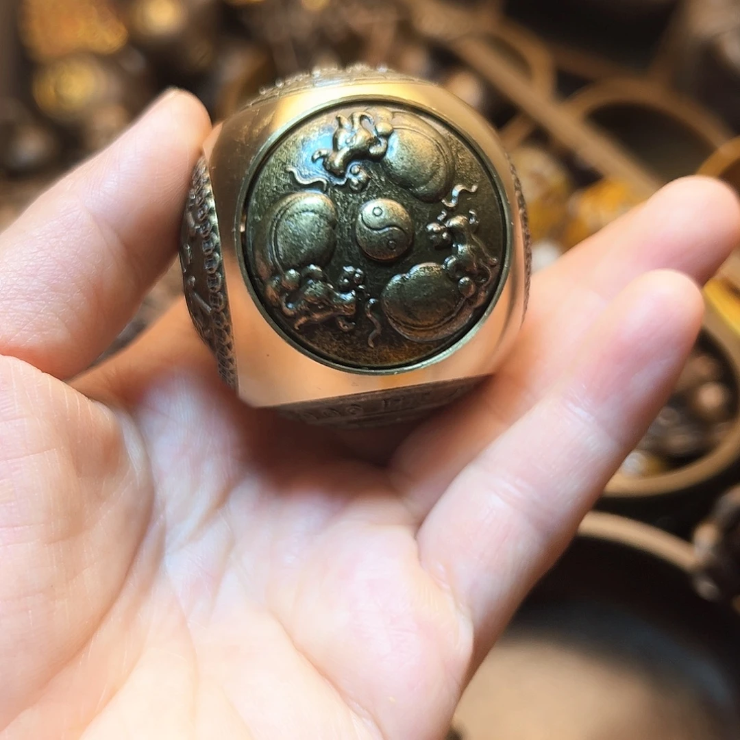精美铜器工艺品等