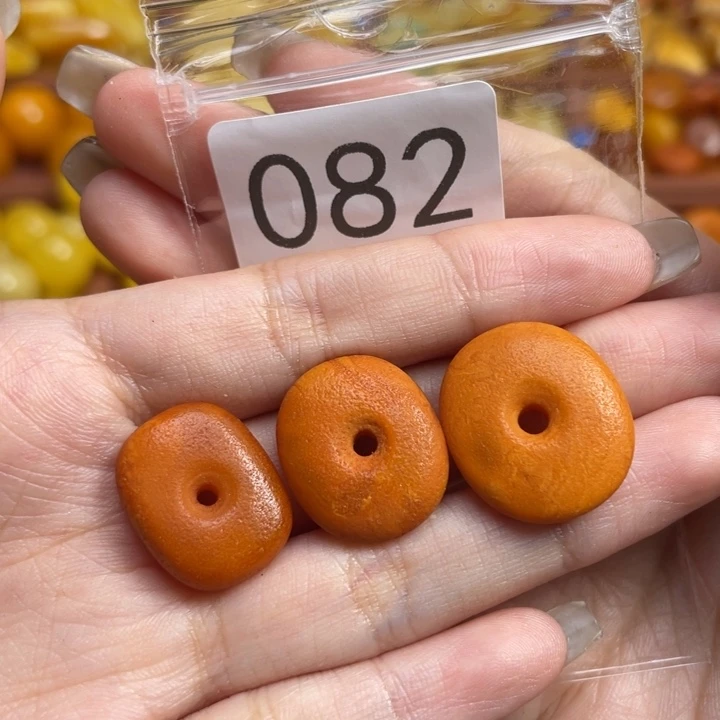 蜜蜡未镶嵌珠宝奇石浓蜡橘皮藏扣一个微微瑕