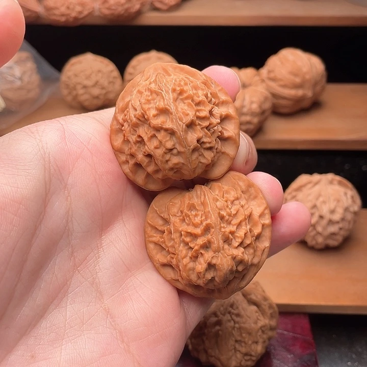 吊坠文玩核桃41毕业红皮桃心宫灯