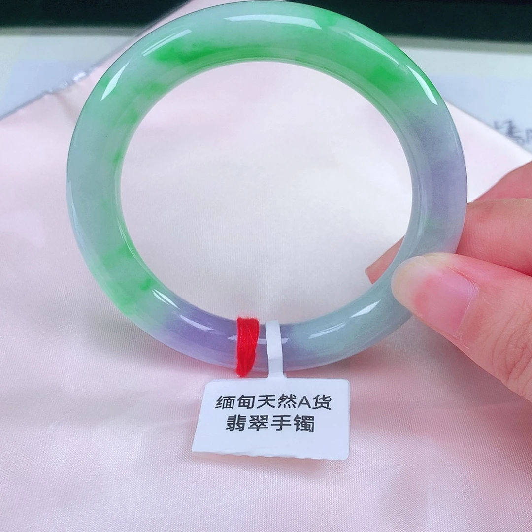 翡翠手镯未镶嵌翡翠手镯