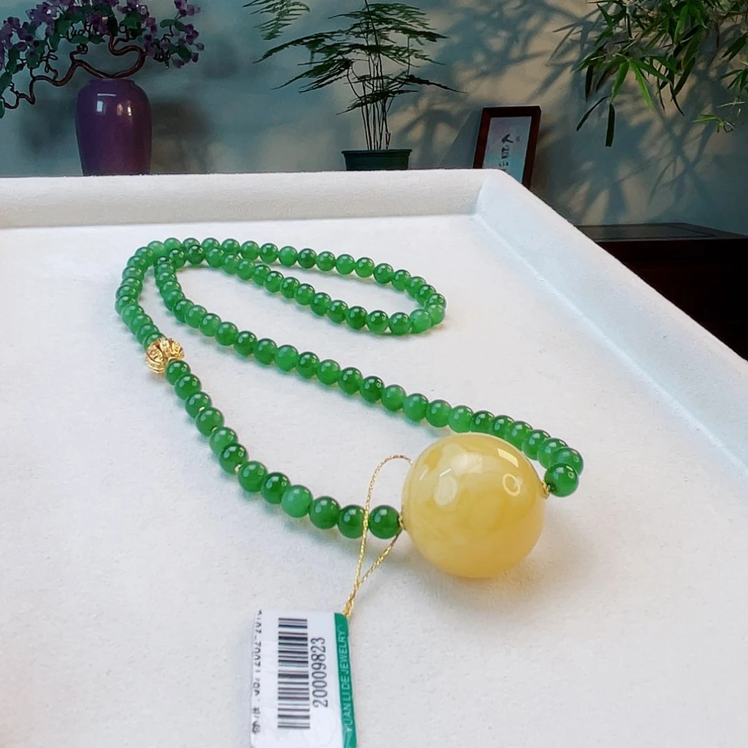 18K金镶嵌颈饰蜜蜡蜜蜡