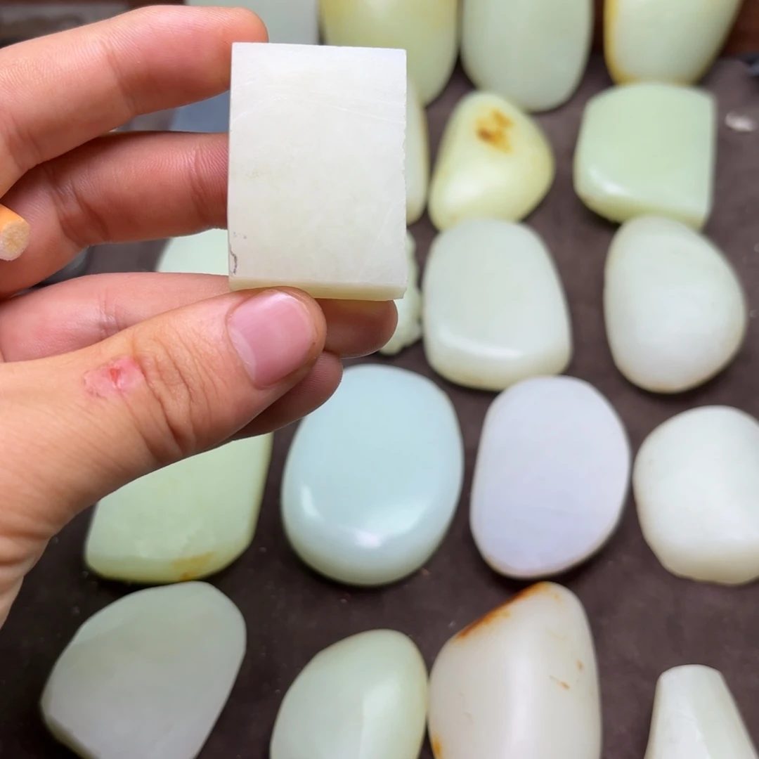 z***u定制和田玉未镶嵌挂件