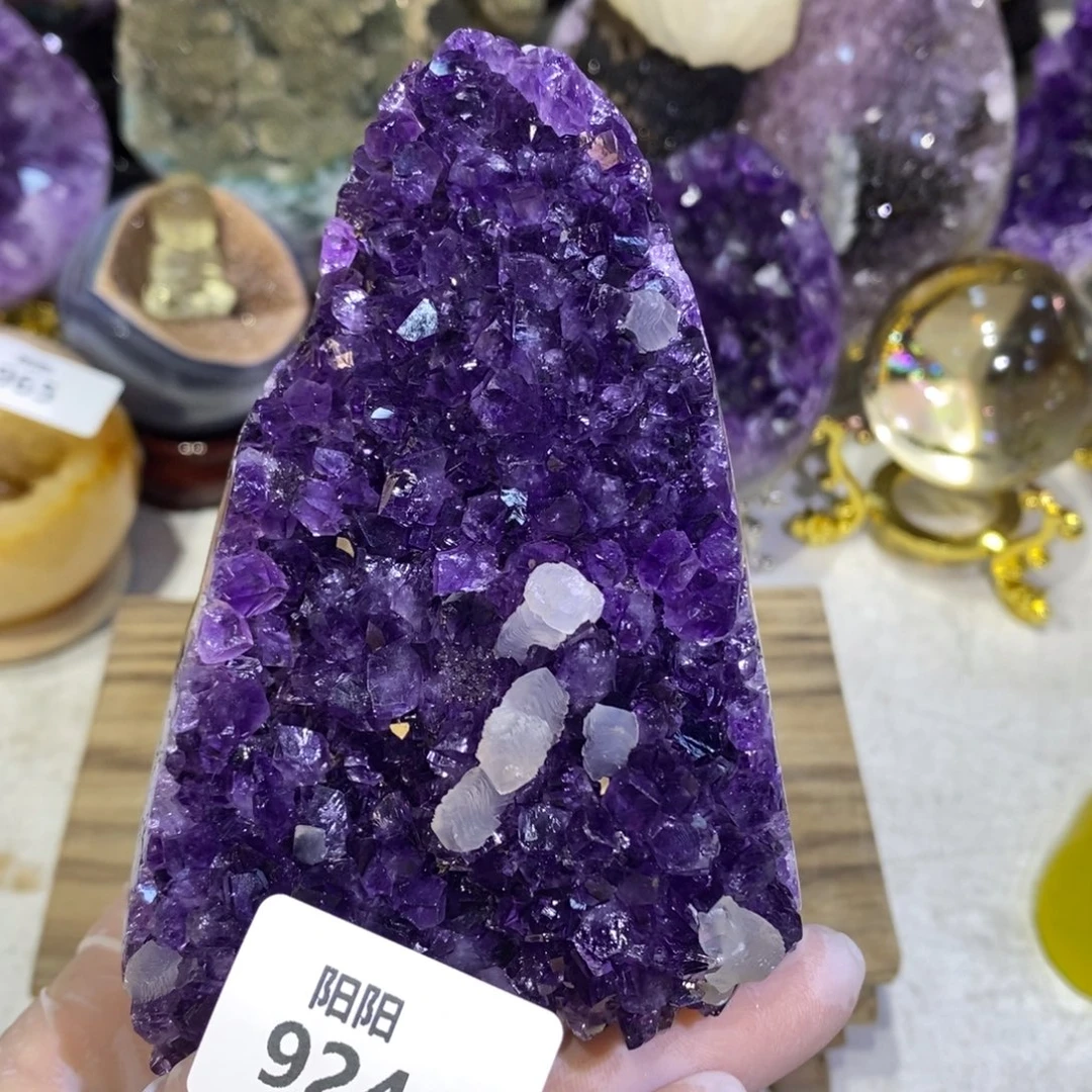 紫晶未镶嵌大型摆件（非配饰）