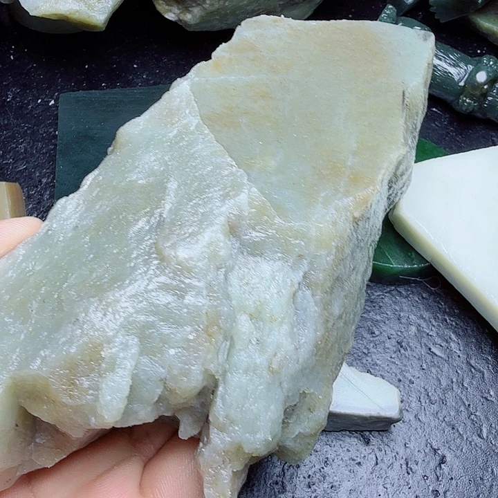未镶嵌和田玉（糖玉）珠宝奇石