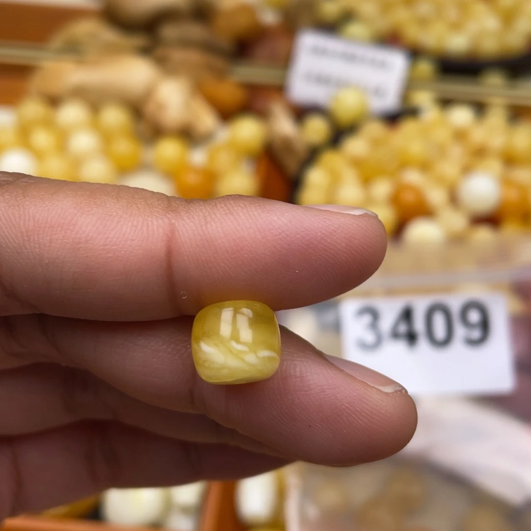 琥珀珠宝奇石未镶嵌10.5