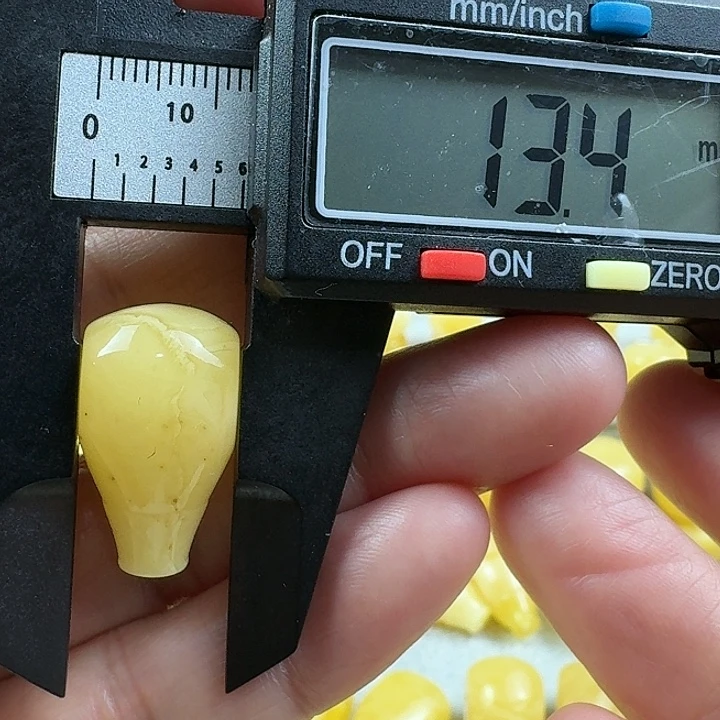 蜜蜡未镶嵌裸石38杂