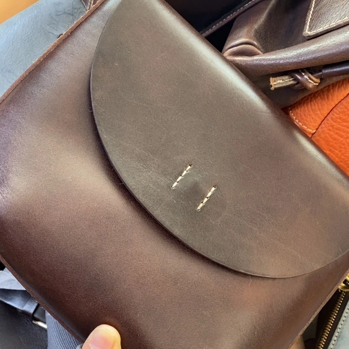 头层牛皮瑕疵单肩包