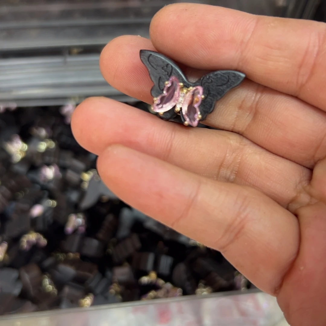 只买单纯的吊坠，没带链子，属的性质。