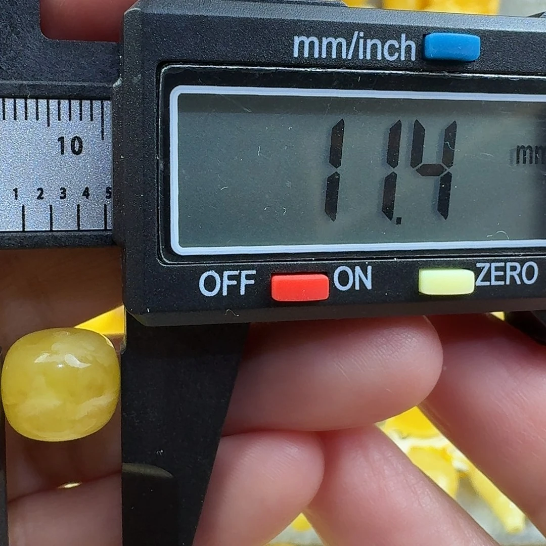 蜜蜡未镶嵌裸石21杂