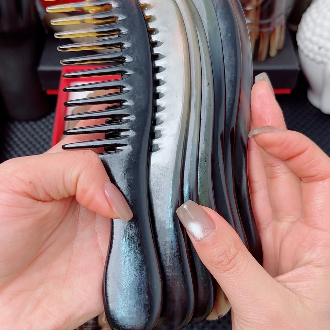 纯手工制作纯牛角梳子
