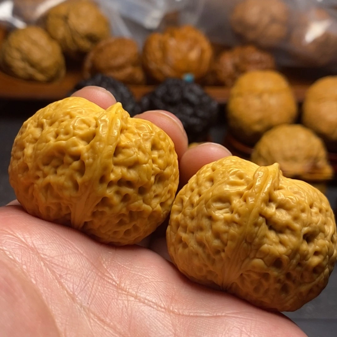 文玩核桃把件38尺香妃元宝