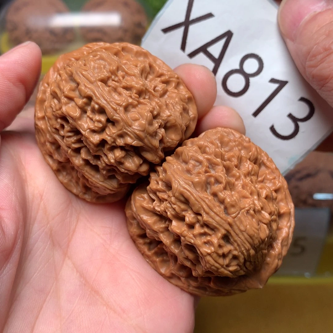 文玩核桃把件红皮南疆石43