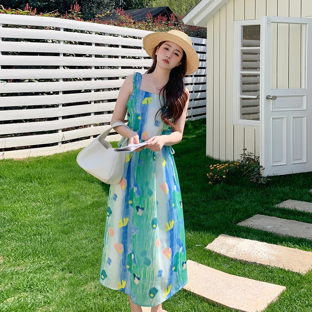 超好看显瘦油画绿色法式吊带连衣裙女2025气质新款大方得体长裙子