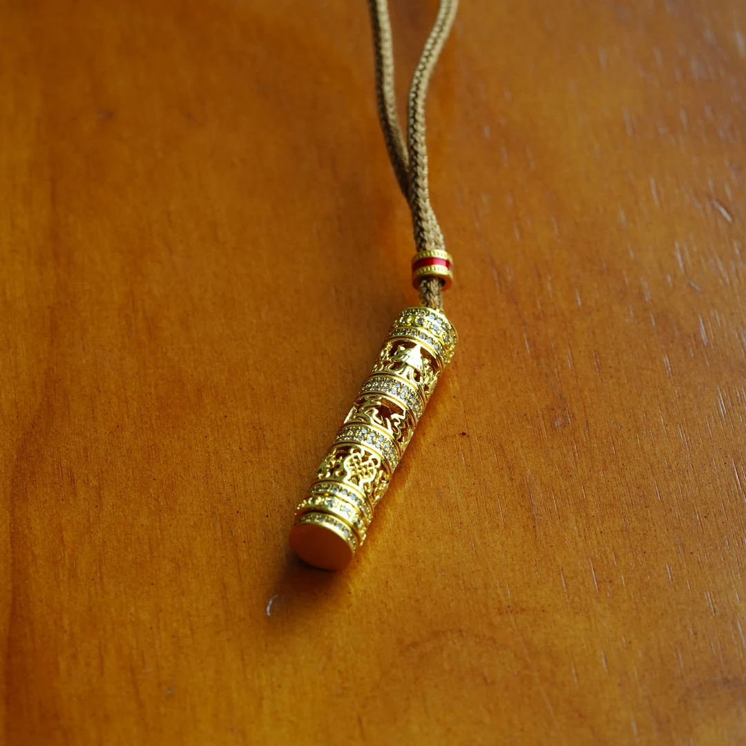 铜合金吊坠 时尚精致复古素款古法随身佛吊坠轻奢金色百搭