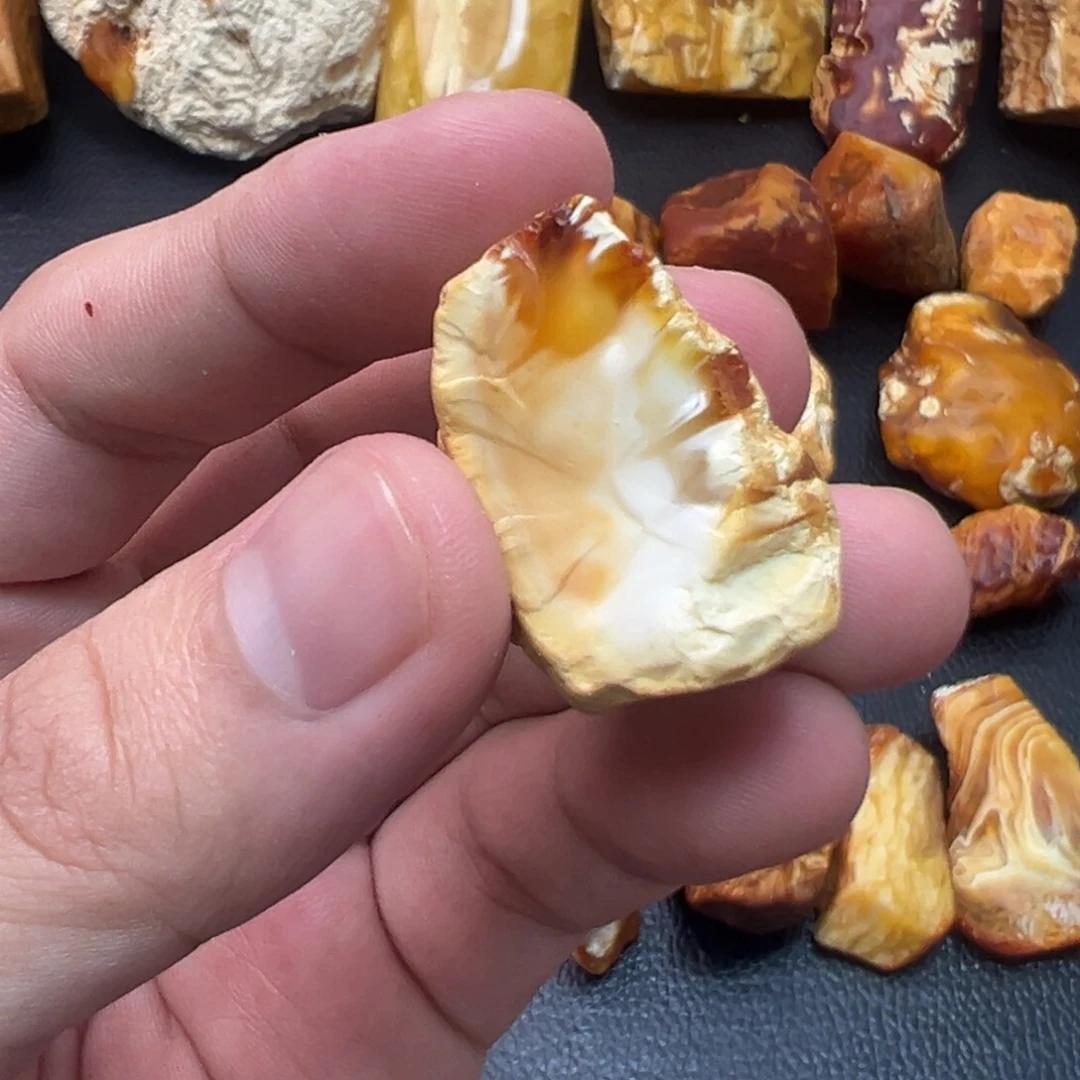 定制琥珀未镶嵌蜜蜡