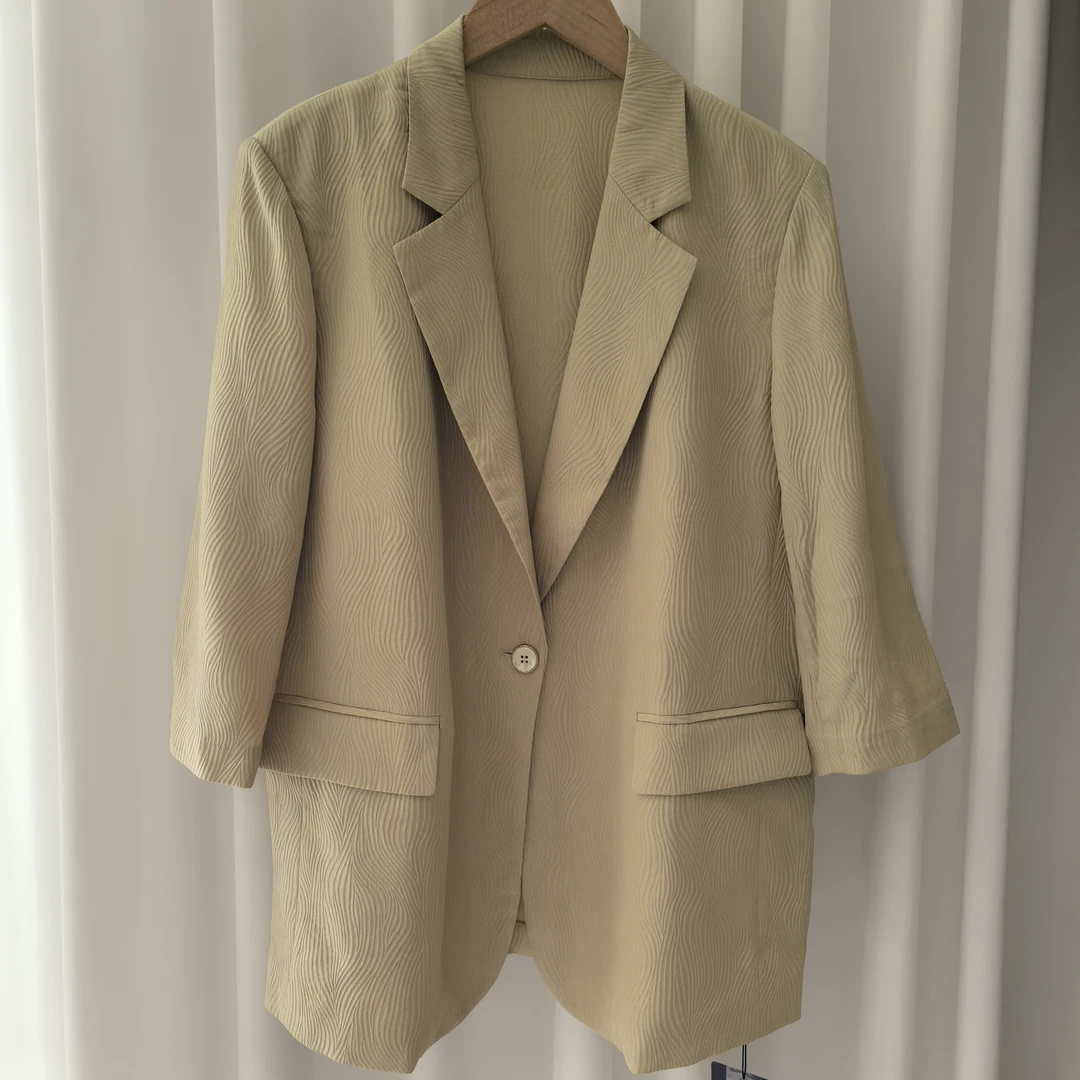 下摆手工嵌边 · 新款桑蚕丝西装外套 X8887