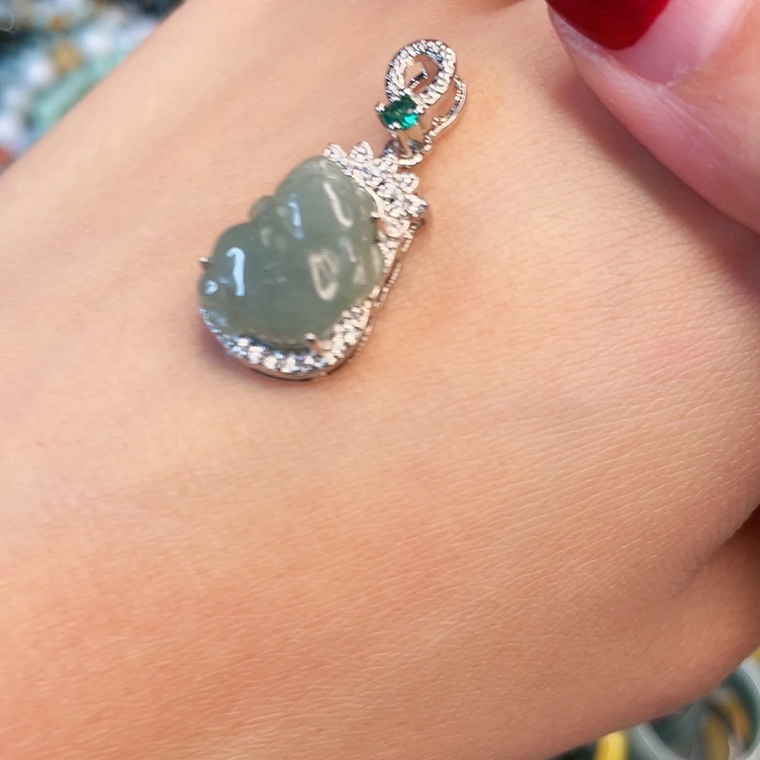 翡翠颈饰未镶嵌翡翠