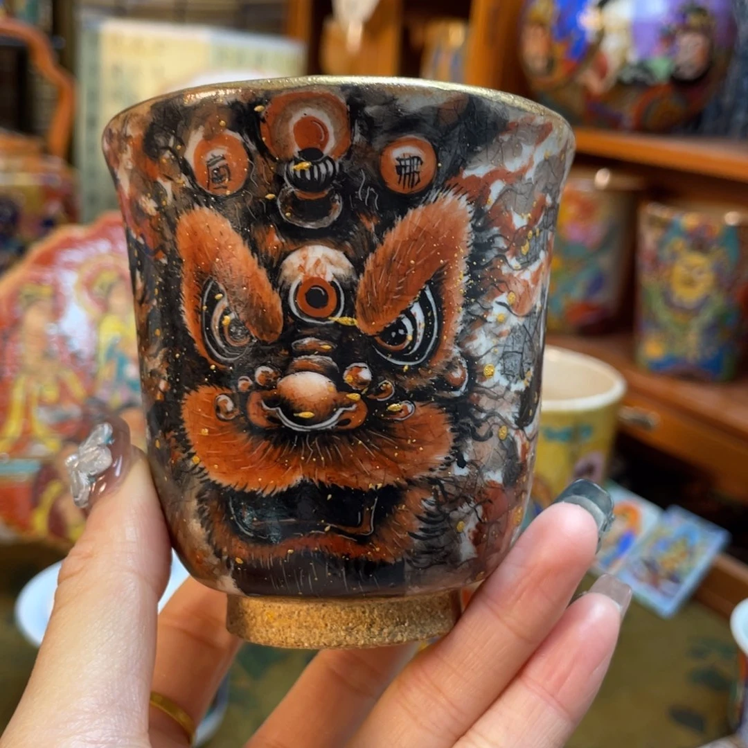 手绘志野醒狮杯杯