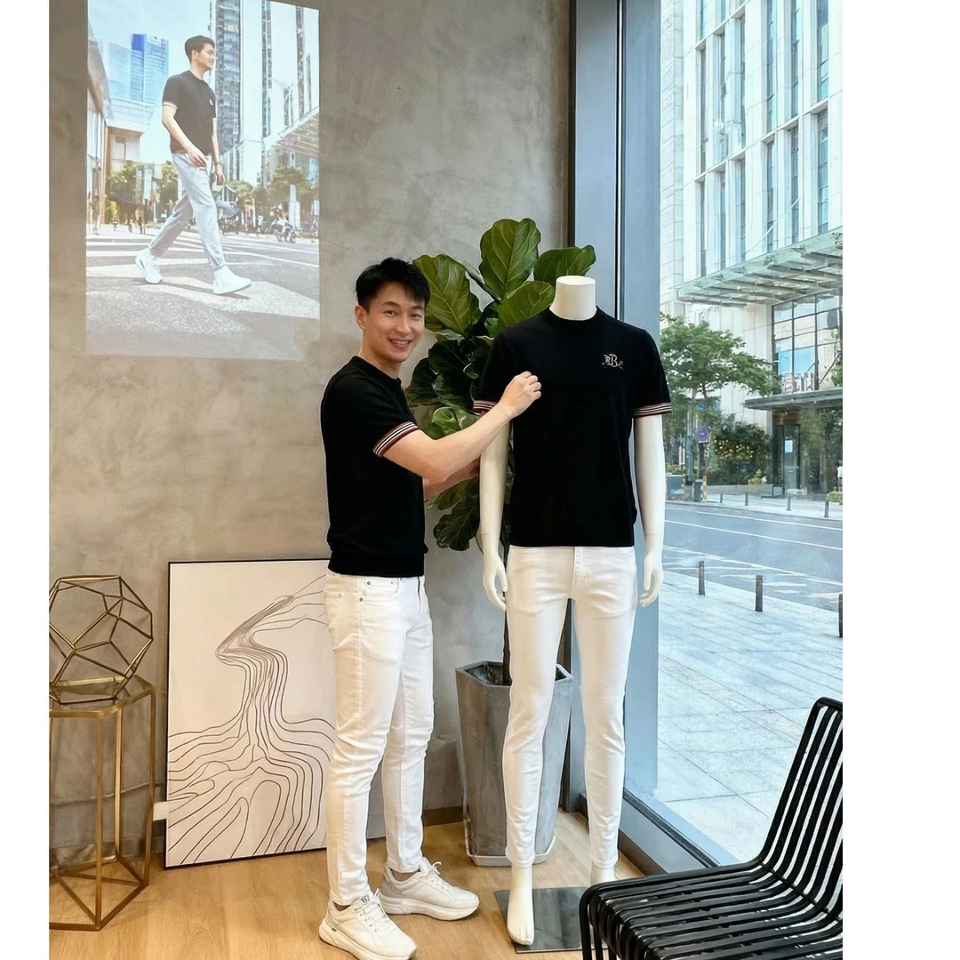 冬季针织毛衣短袖男士打底衫秋冬加厚圆领刺绣工艺战马年款