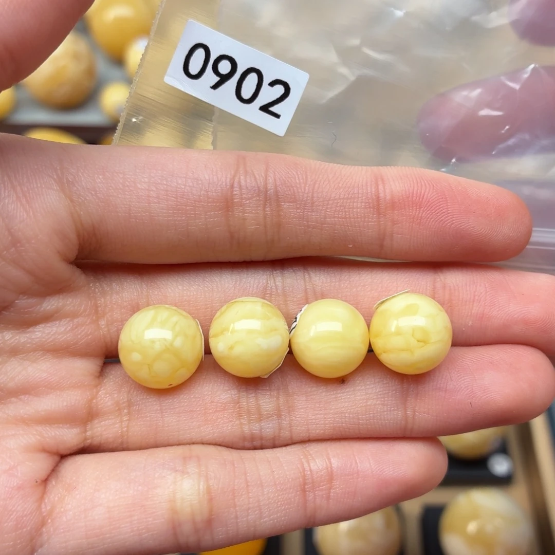 白***家蜜蜡未镶嵌裸石蜜蜡微瑕