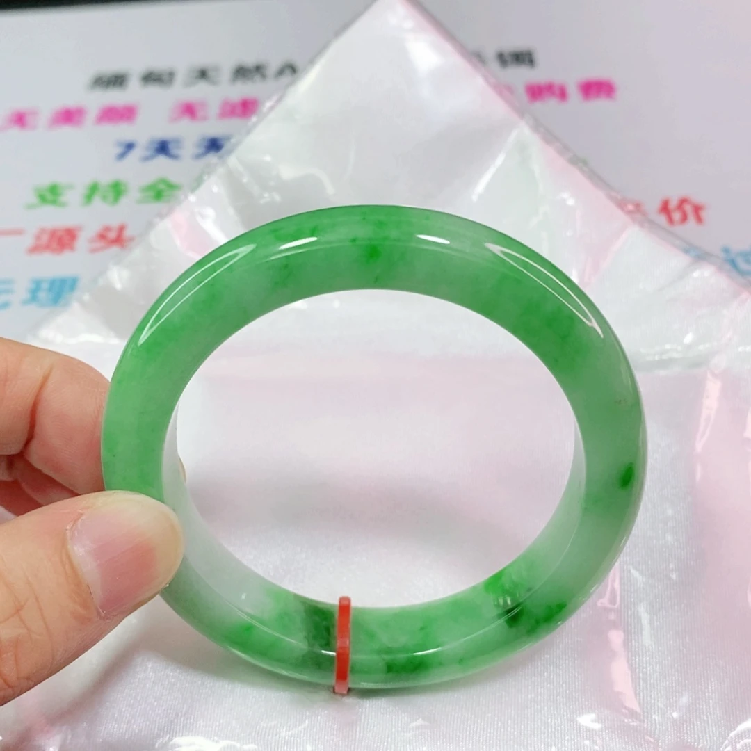翡翠手镯未镶嵌55圈口正圈