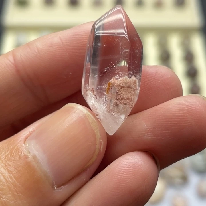 纯天然粉色幽灵碧玺（处理）
