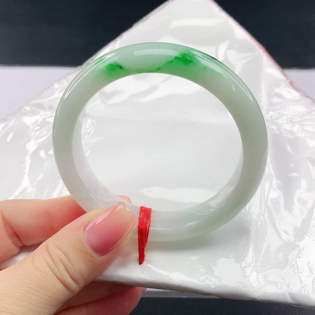 翡翠手镯未镶嵌翡翠071