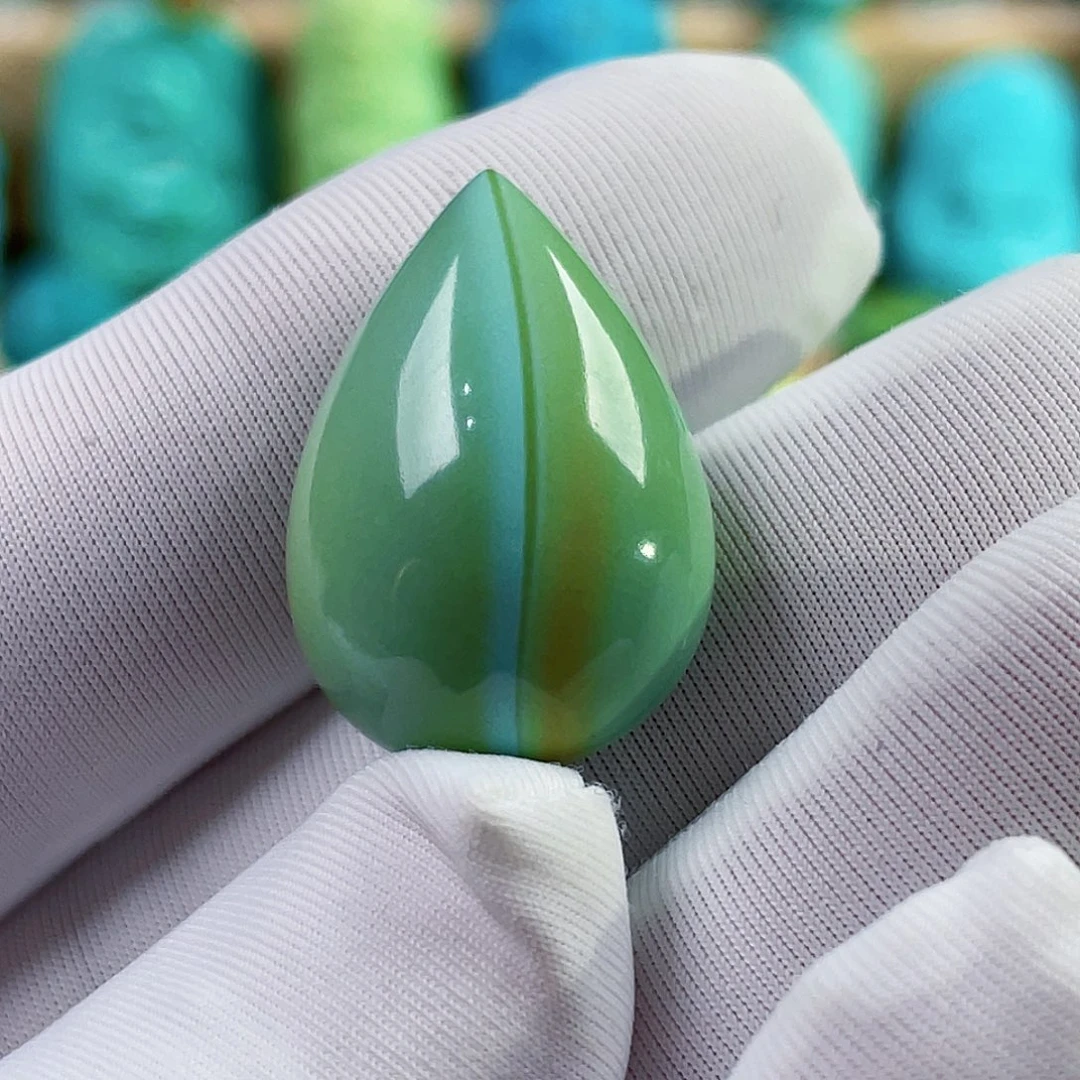 绿松石未镶嵌珠宝奇石