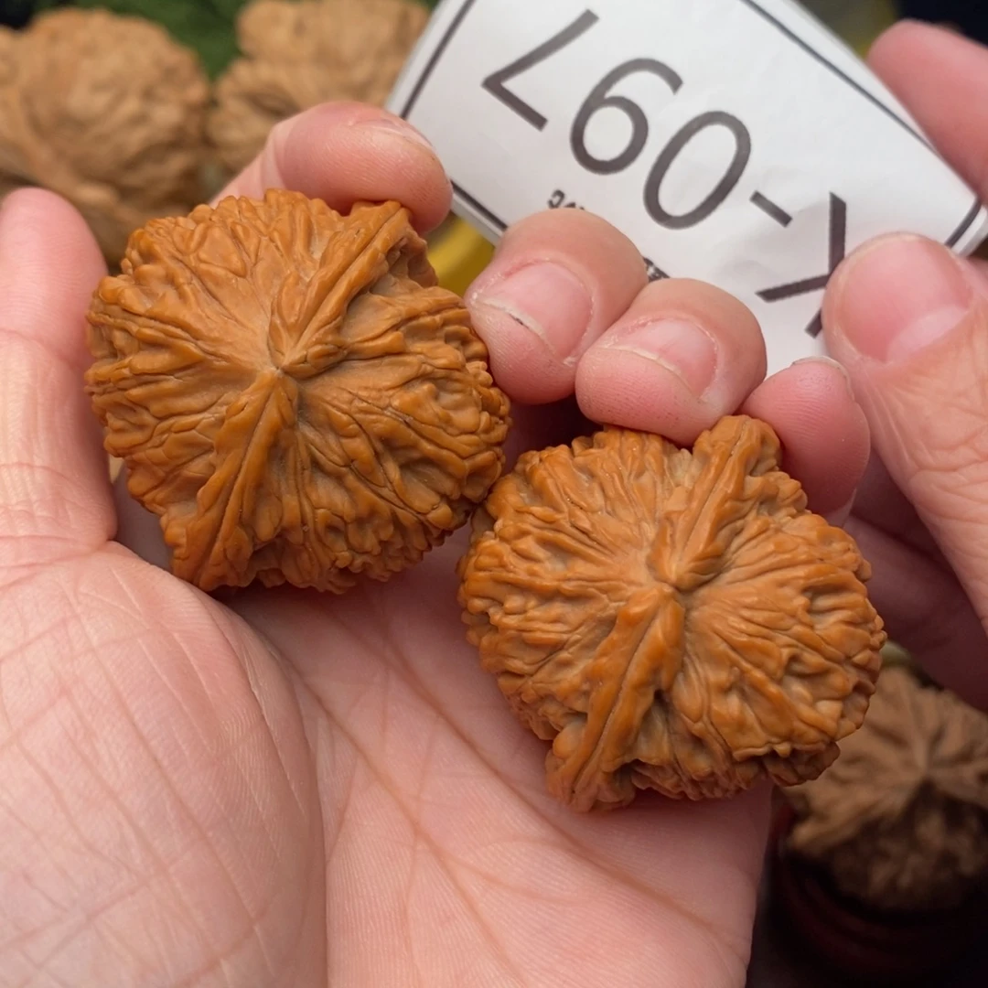 文玩核桃把件球白39….