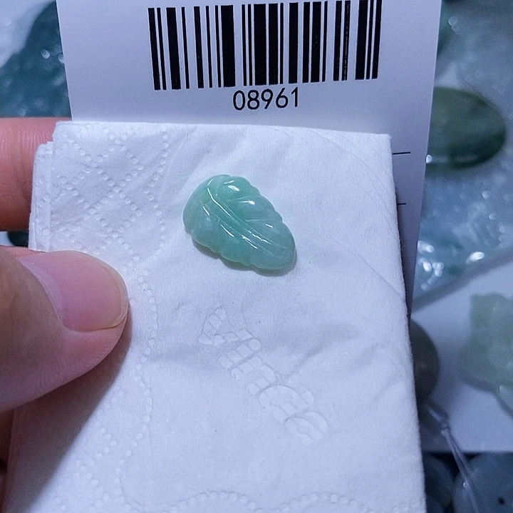 翡翠未镶嵌颈饰天光墟翡翠市场现金代购