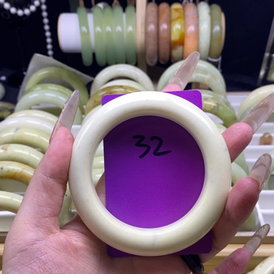 蛇纹石玉未镶嵌手镯58