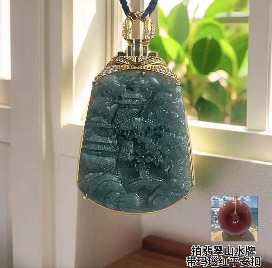 翡翠精雕山水牌 吊坠 合金镶嵌 545带红平安扣 带礼盒 CKR1