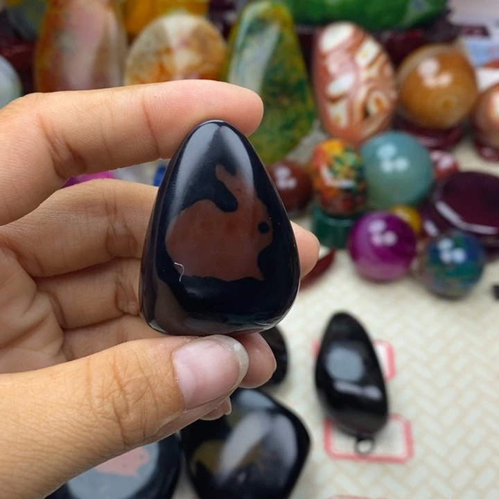 金***果玛瑙/玉髓未镶嵌颈饰