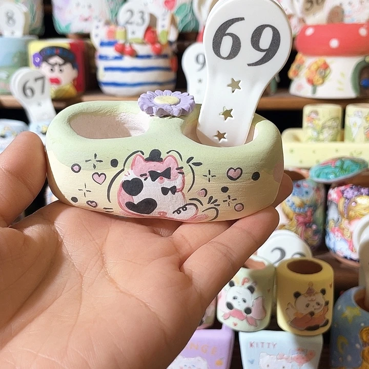 69……手工手绘花盆