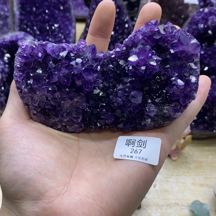 紫晶未镶嵌大型摆件（非配饰）