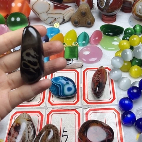 玛瑙/玉髓颈饰未镶嵌