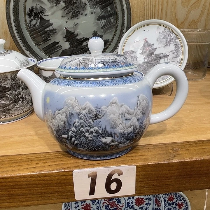 x***u粉彩瑞雪兆丰年壶一把