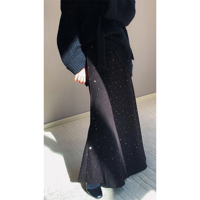 黑色重工烫钻半身裙女秋冬新款气质高腰显瘦加绒a字裙鱼尾长裙子