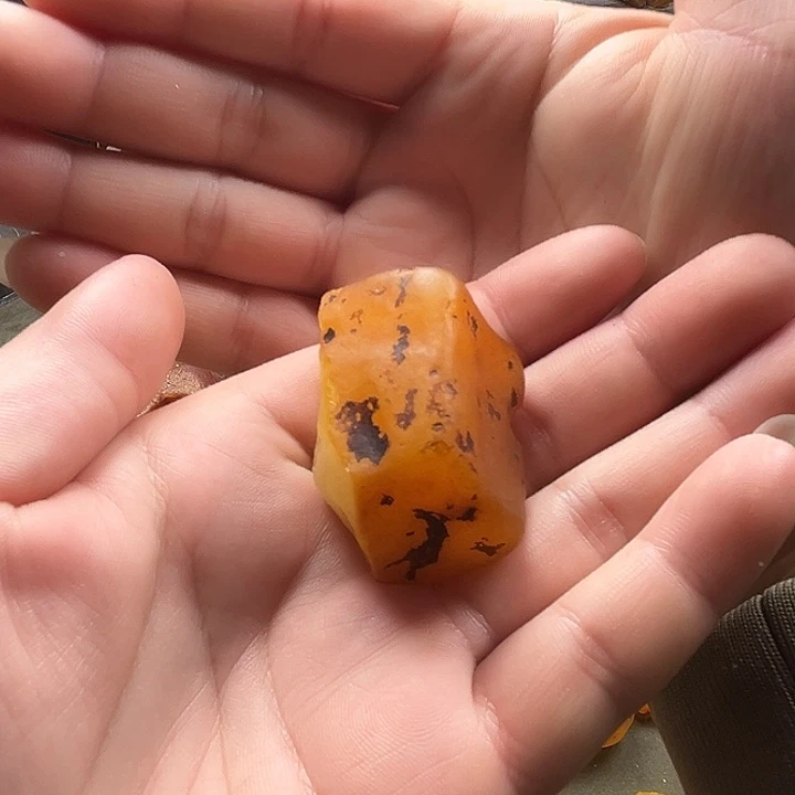 小***生定制琥珀未镶嵌纯天然蜜蜡吊坠