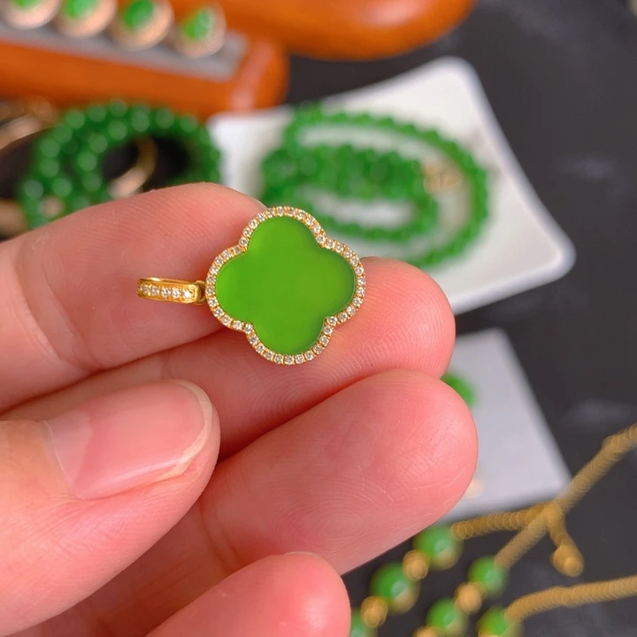 和田玉（碧玉）18K金镶嵌颈饰無*扬