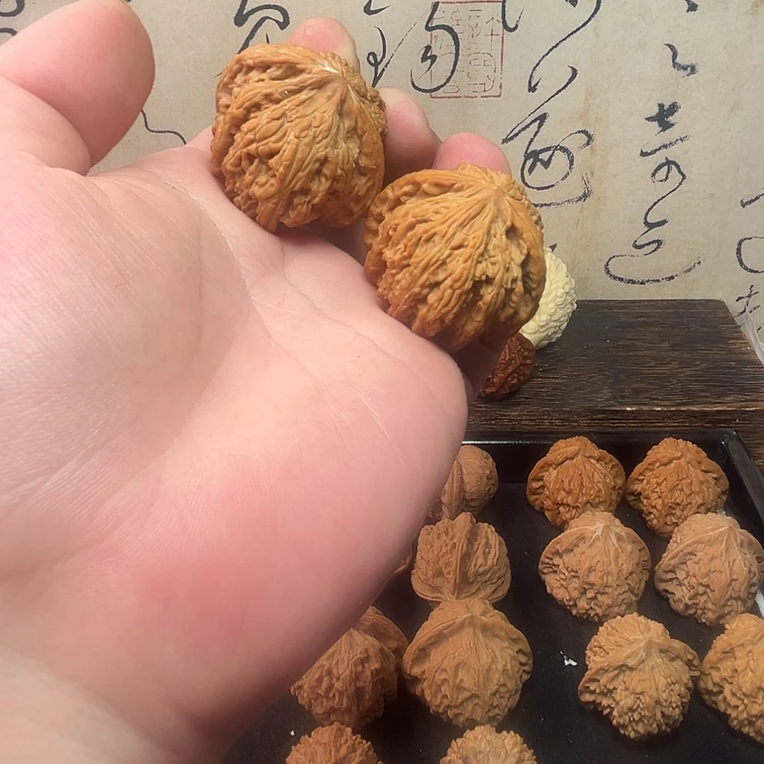 把件文玩核桃密纹狮子头