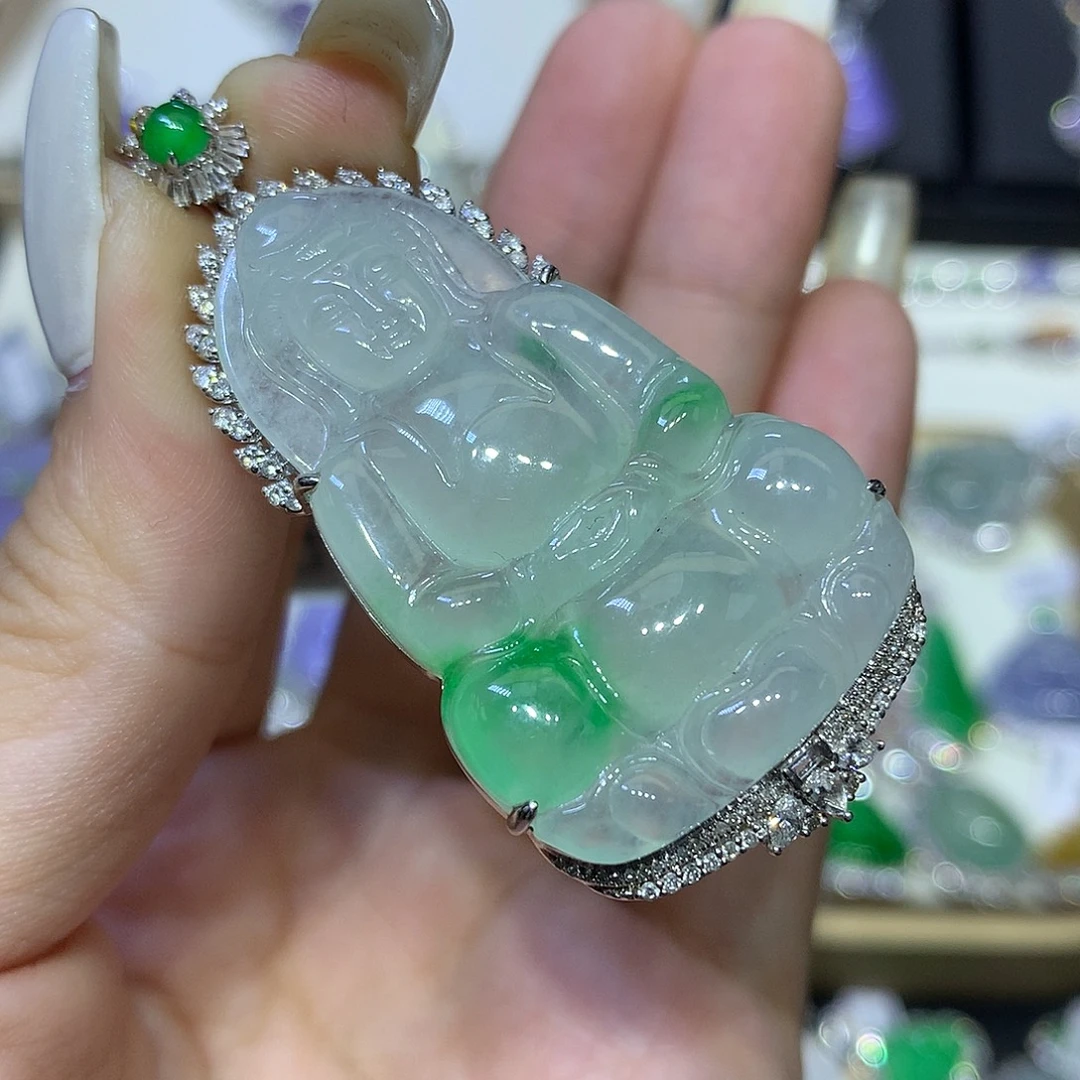翡翠18K金镶嵌颈饰