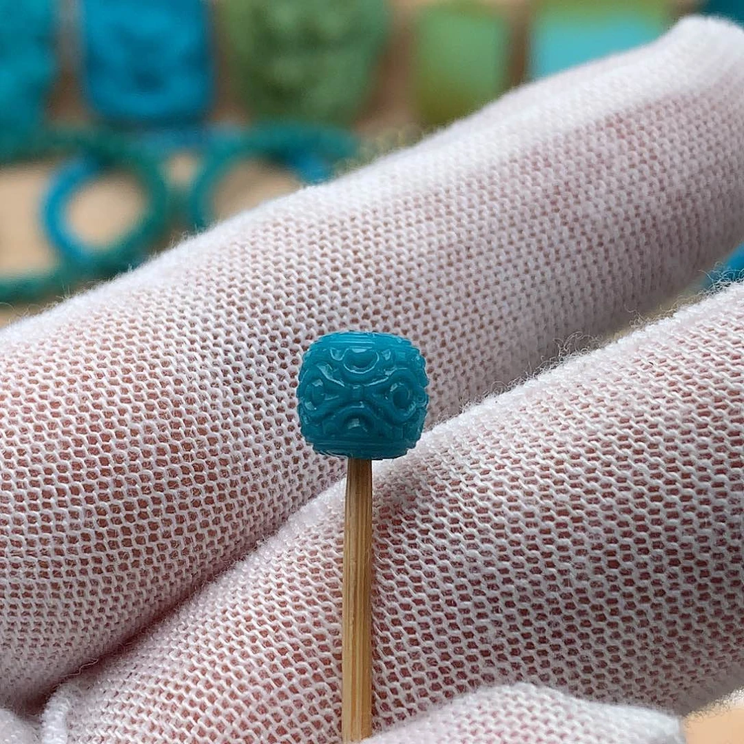 绿松石未镶嵌颈饰