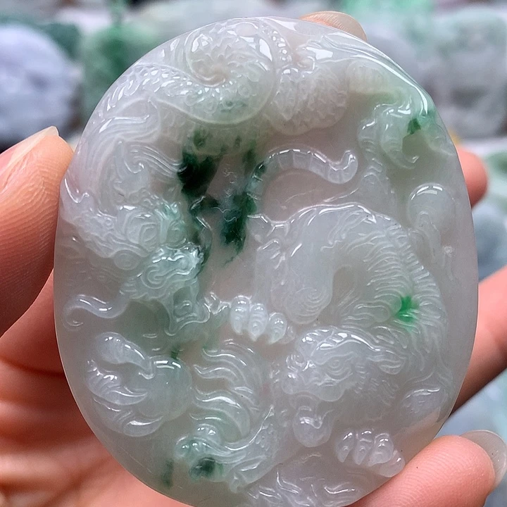 翡翠未镶嵌颈饰霸气侧漏虎虎生威福利