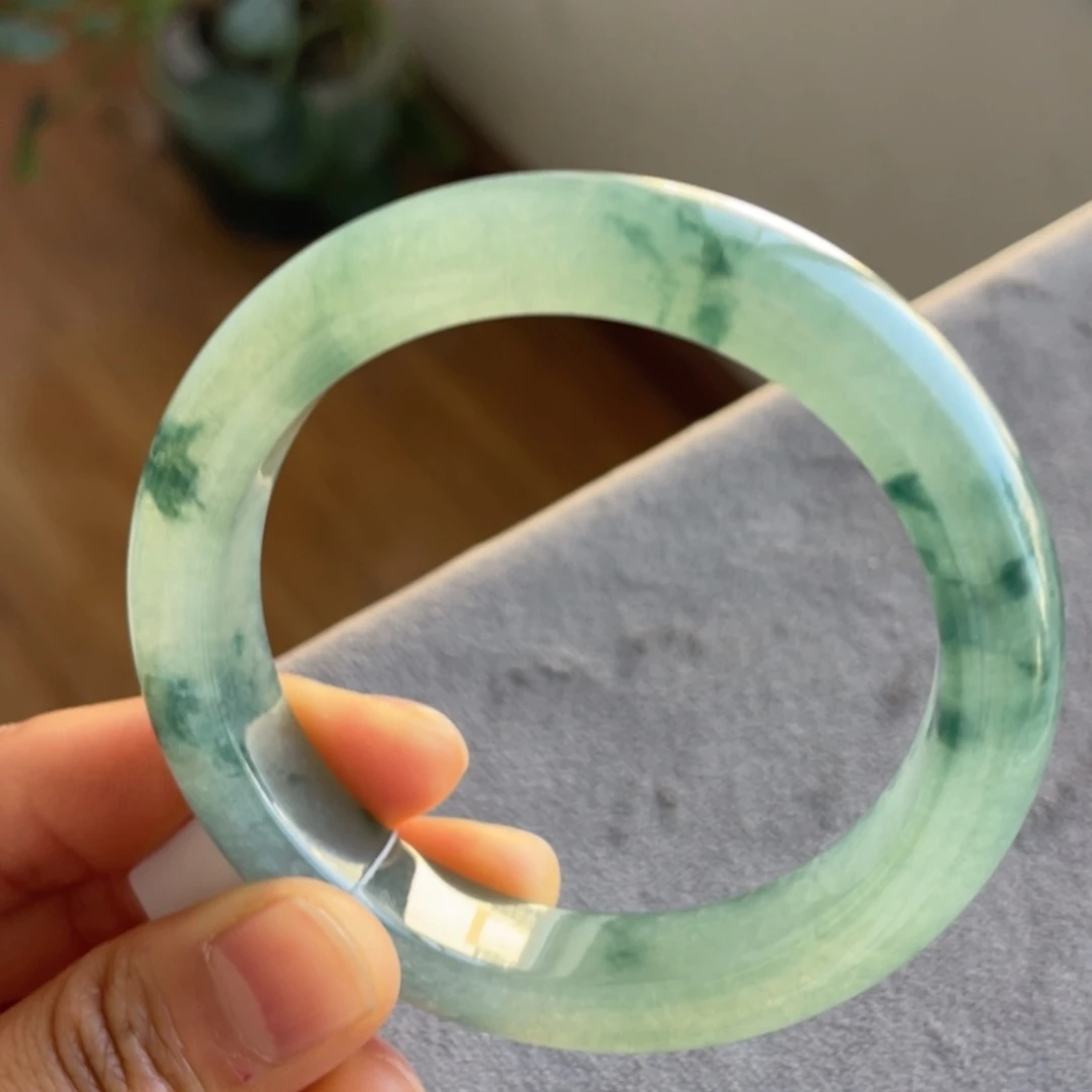 翡翠未镶嵌手镯冰飘花