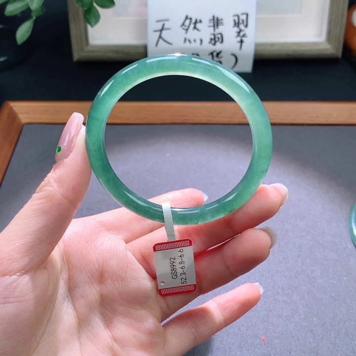 翡翠手镯未镶嵌你***仙天然翡翠手镯